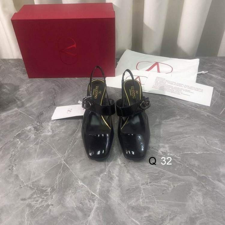 Picture of Valentino Shoes _SKUValentinosz35-40620229.5CMYY0408